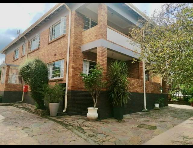 2 BEDROOM APARTMENT FOR SALE IN PRIMROSE HILL